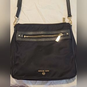 Micheal Kors cross body bag